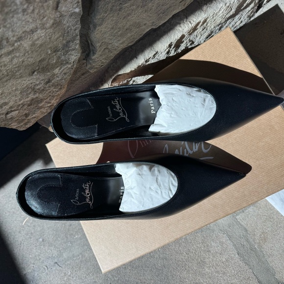 Elegant Christian Louboutin Miss Z Black Slimule Heels - Picture 3 of 8